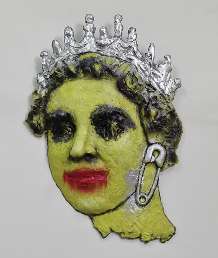 QUEEN (SAFETY-PIN/Yellow)
